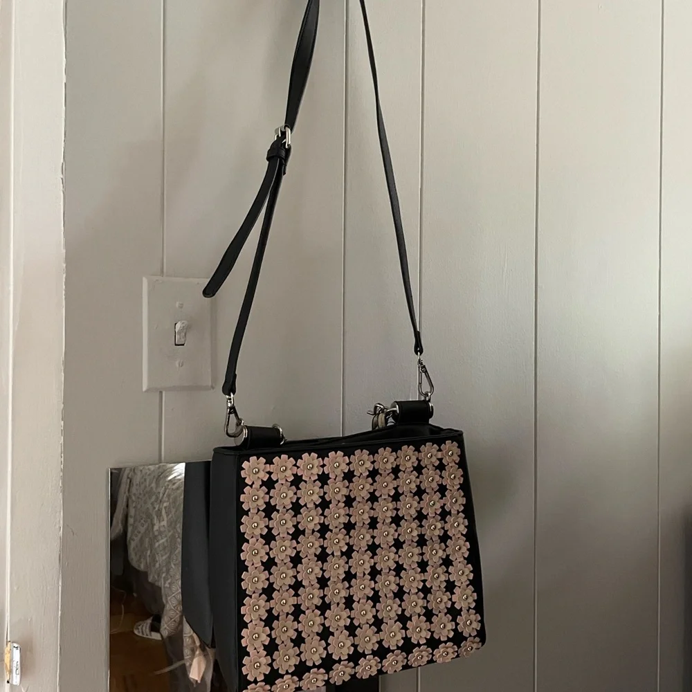 CATHERINE MALANDRINO BLACK & PINK FLORAL HANDBAG W CROSSBODY STRAP VEGAN LEATHER - Picture 3 of 7